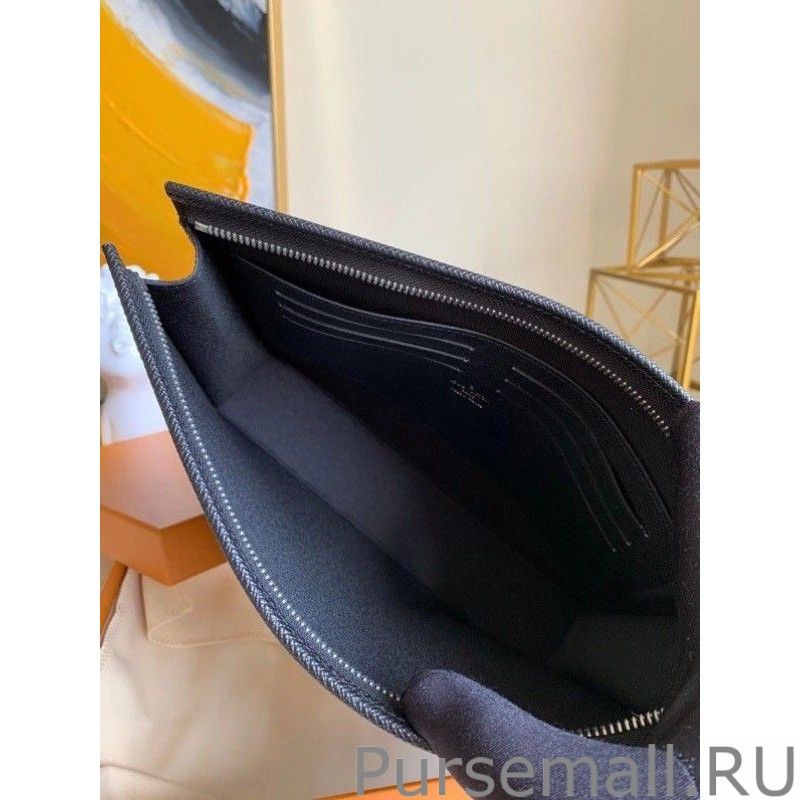 Pochette Voyage Taiga Leather M30450