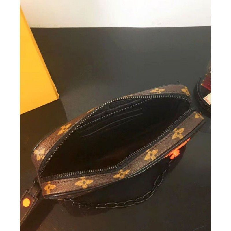 Men Virgil Abhol Chain Clutch M44458 Brown