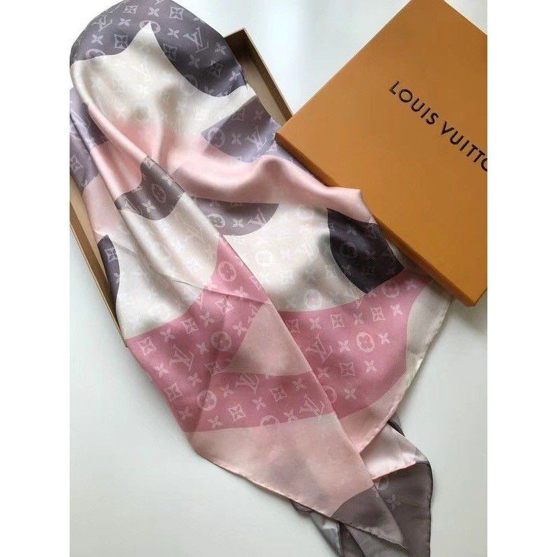 Kaleidogram Monogram Shawl M70666