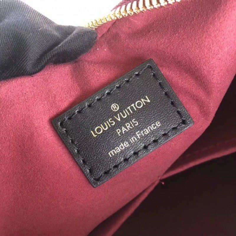 V Tote MM Monogram Canvas M43949