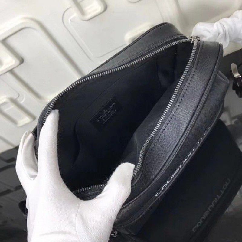 Messenger PM Bag Taiga Leather M31003