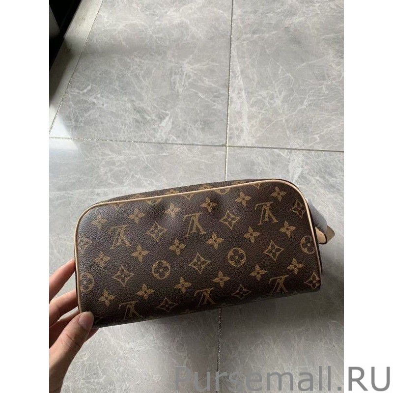 Dopp Kit Toilet Pouch Monogram Canvas M44494