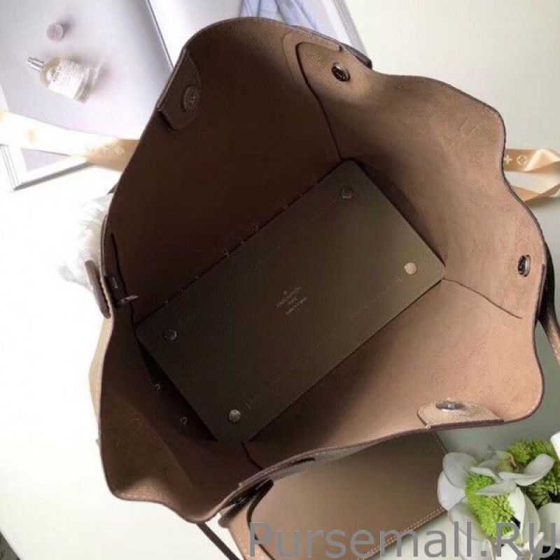 Hina MM Bag Mahina Leather M53140