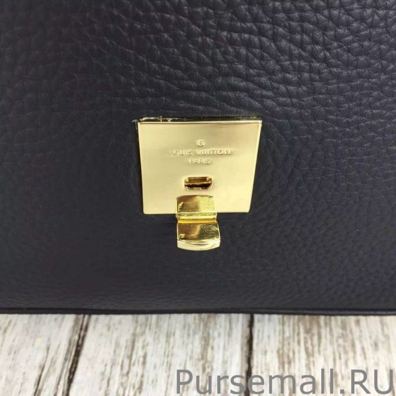 Noir Volta Messenger Bag M50255