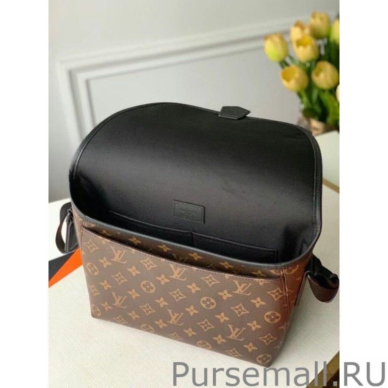 Magnetic Messenger Monogram Macassar M45557