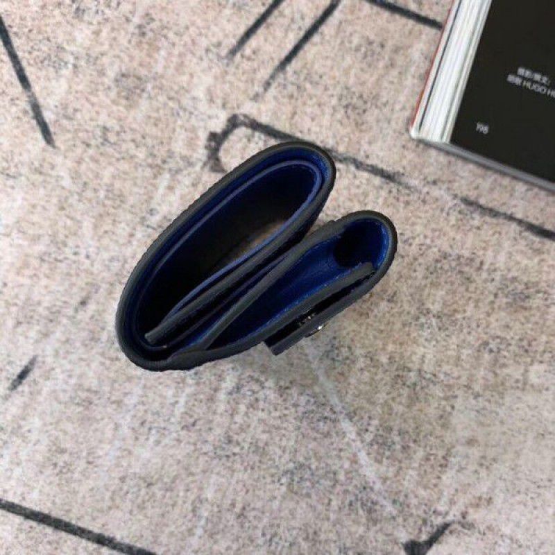 Discovery Compact Wallet Taigarama Pacific M67620