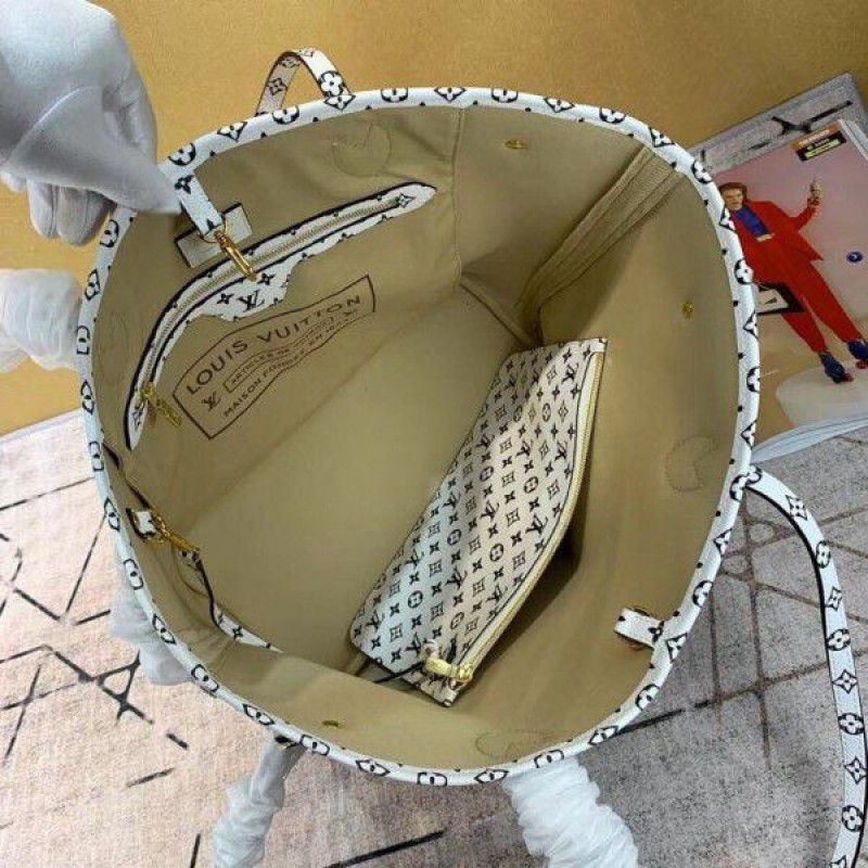 Neverfull MM Giant Monogram Canvas M44568