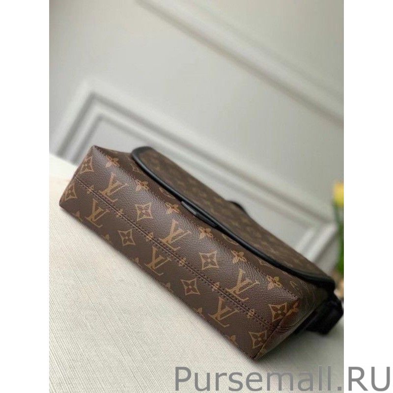 Magnetic Messenger Monogram Macassar M45557