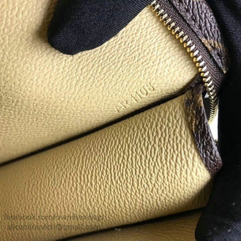 Family Print Pochette Voyage MM M61692