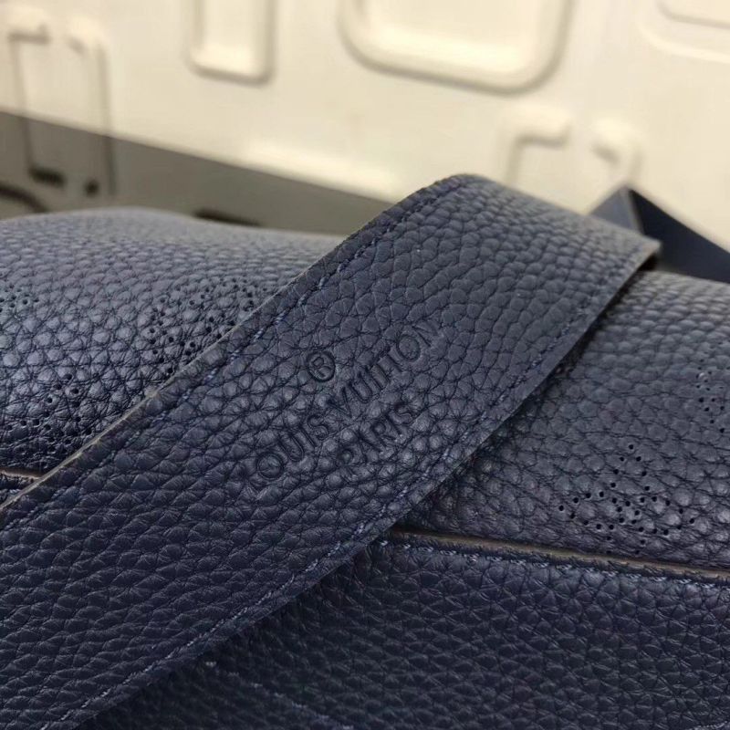 Babylone Chain BB Mahina Leather M54838