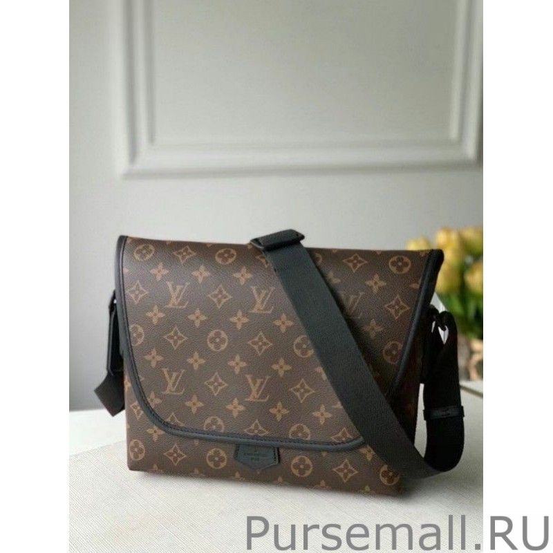 Magnetic Messenger Monogram Macassar M45557