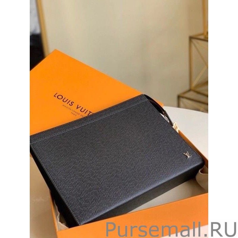 Pochette Voyage Taiga Leather M30450