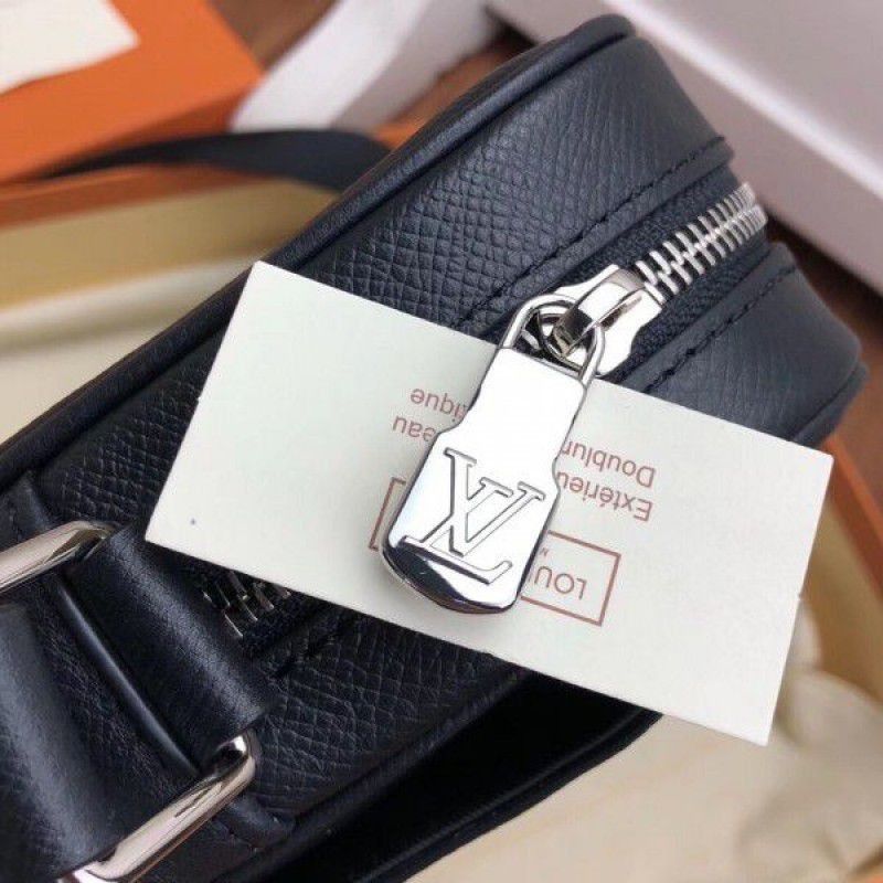 Alex Messenger PM Bag Taiga Leather M30260