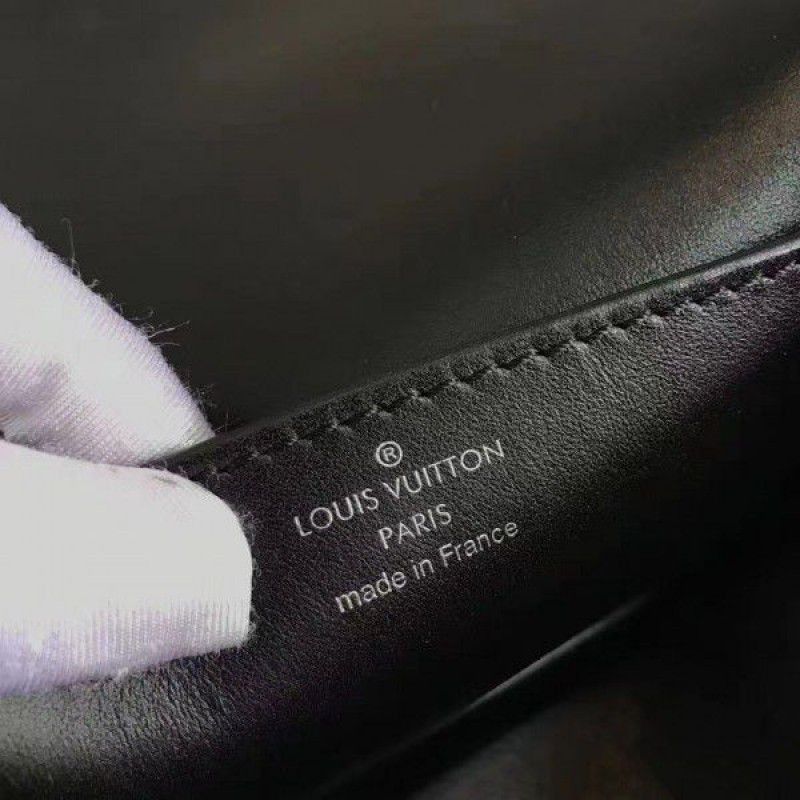 Neo Vivienne Bag Taurillon Leather M54060