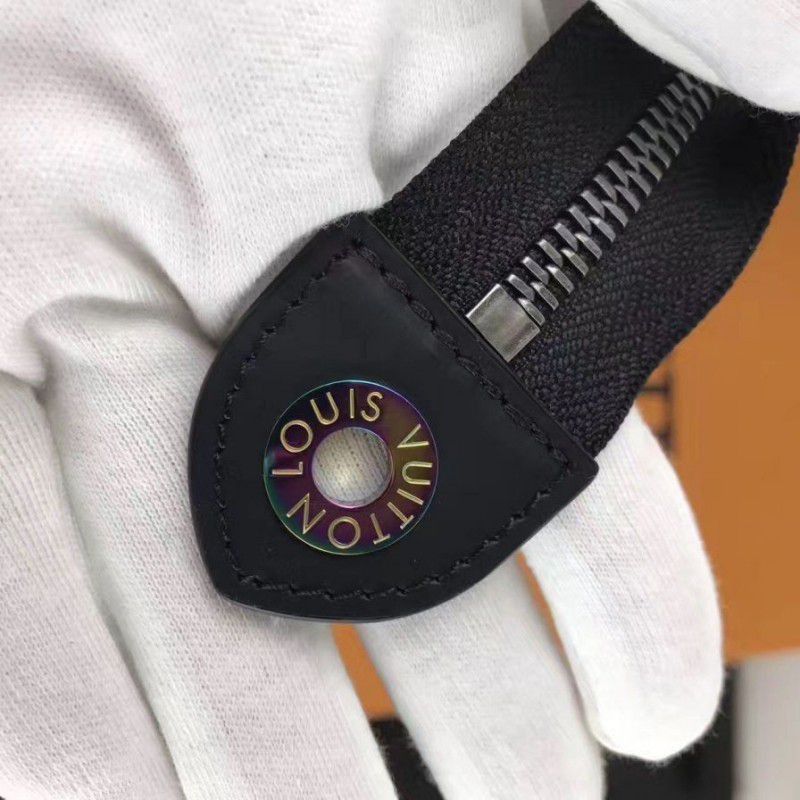 Pochette Voyage MM Monogram Eclipse Flash M64440