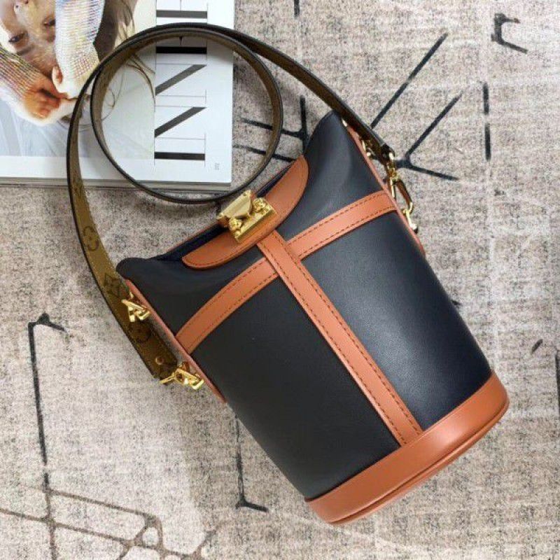 Duffle Bag Monogram Reverse M53842