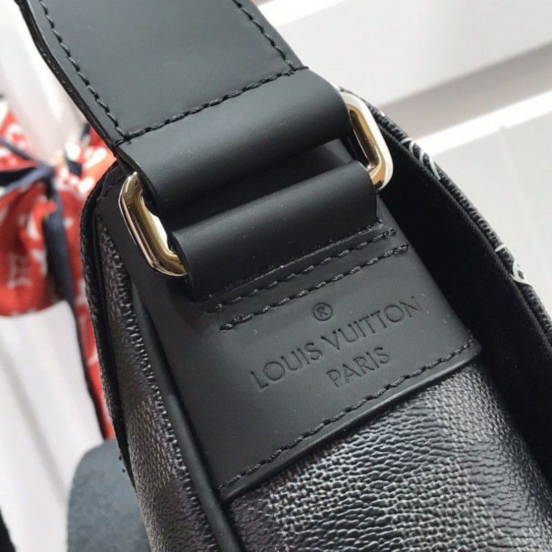 District PM Damier Graphite N40238