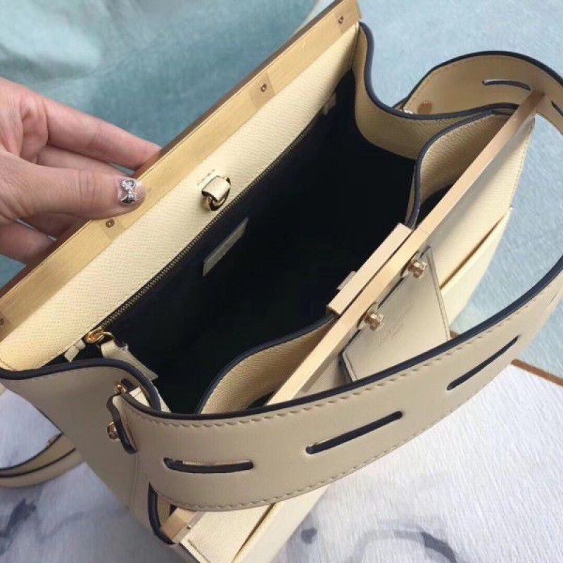 City Frame Bag Taiga Leather M52719