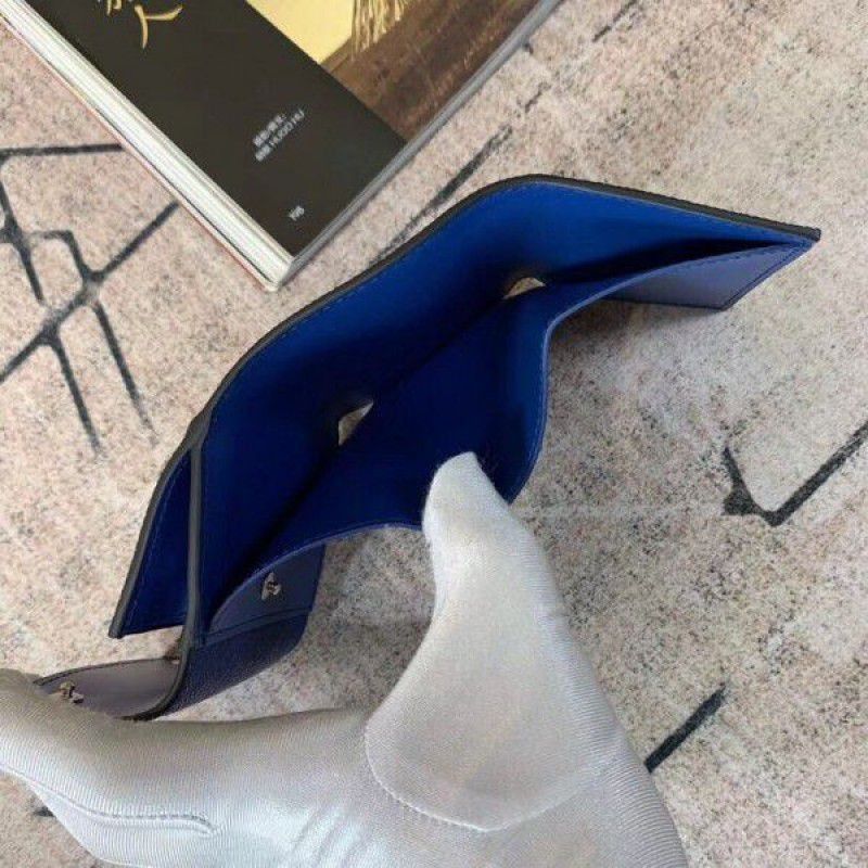 Discovery Compact Wallet Taigarama Pacific M67620