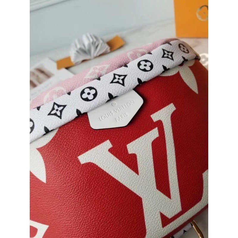 Bumbag Giant Monogram Canvas M44575