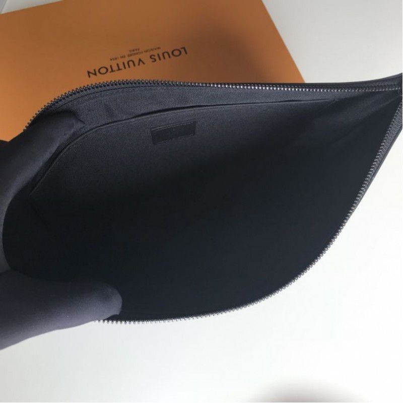 Discovery Pochette Monogram Shadow M62903