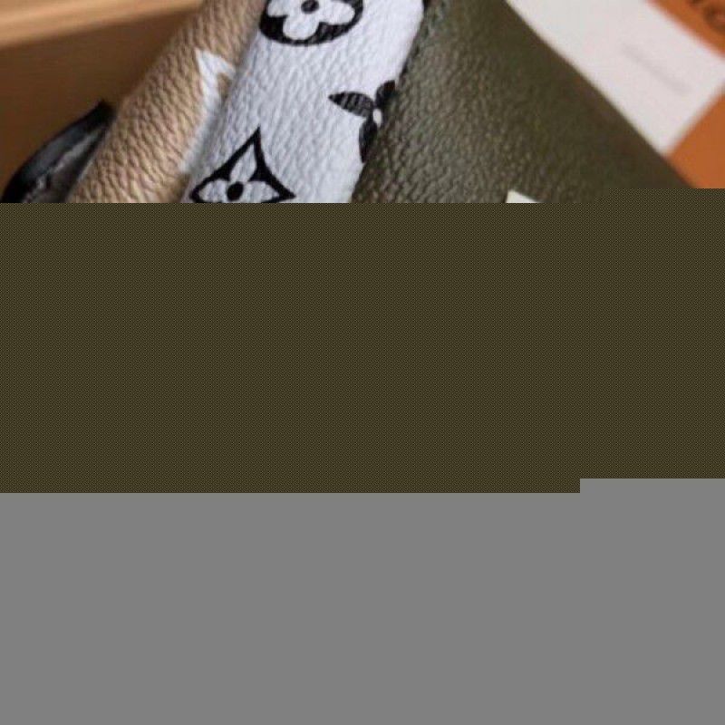 Bumbag Giant Monogram Canvas M44611