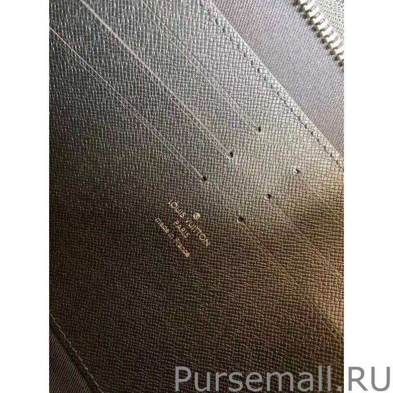 Pochette Voyage Taiga Leather M30450