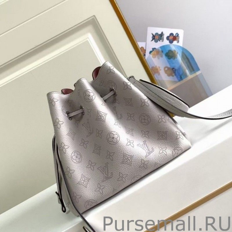 Bella Bag In Grey Mahina Leather M58791