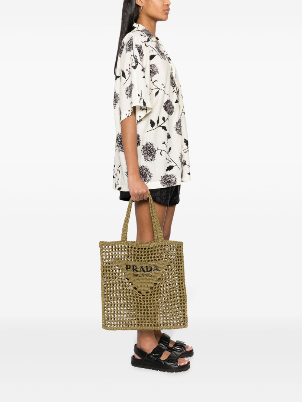 Pra*a triangle-logo raffia tote bag