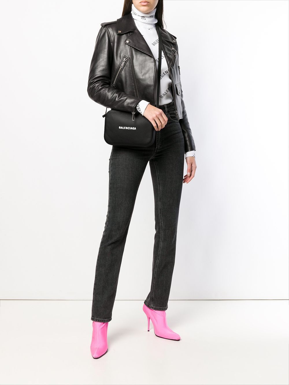 Ba*len*cia*ga everyday camera bag