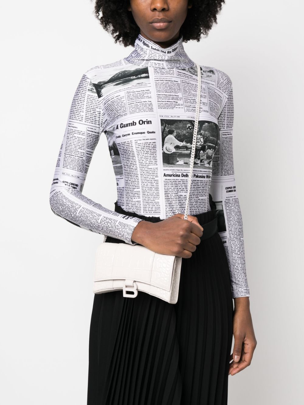 Ba*len*cia*ga hourglass chain wallet