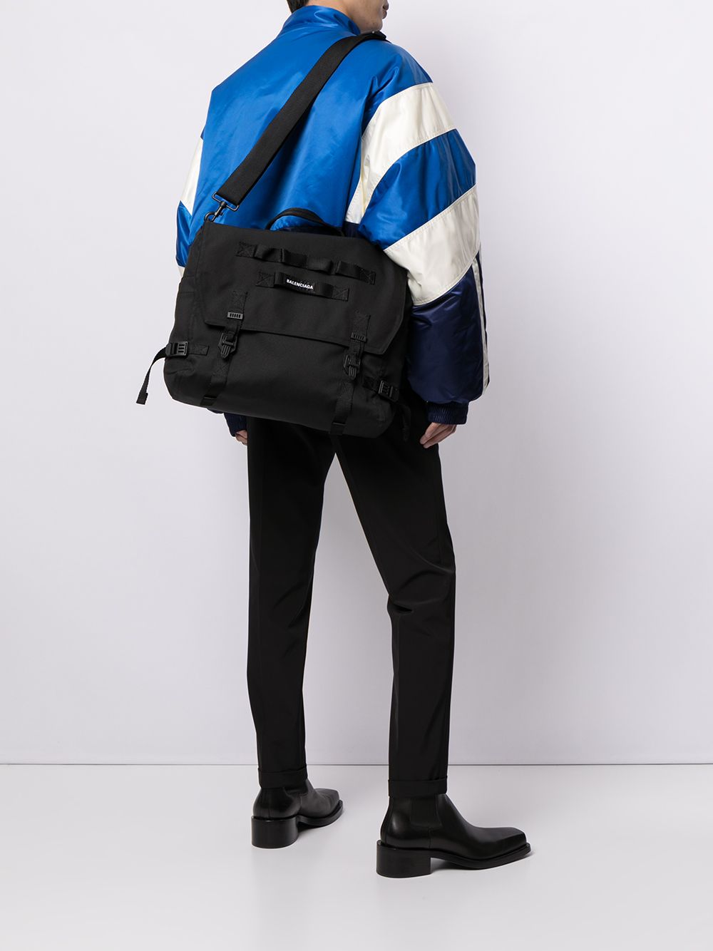 Ba*len*cia*ga logo-patch messenger bag