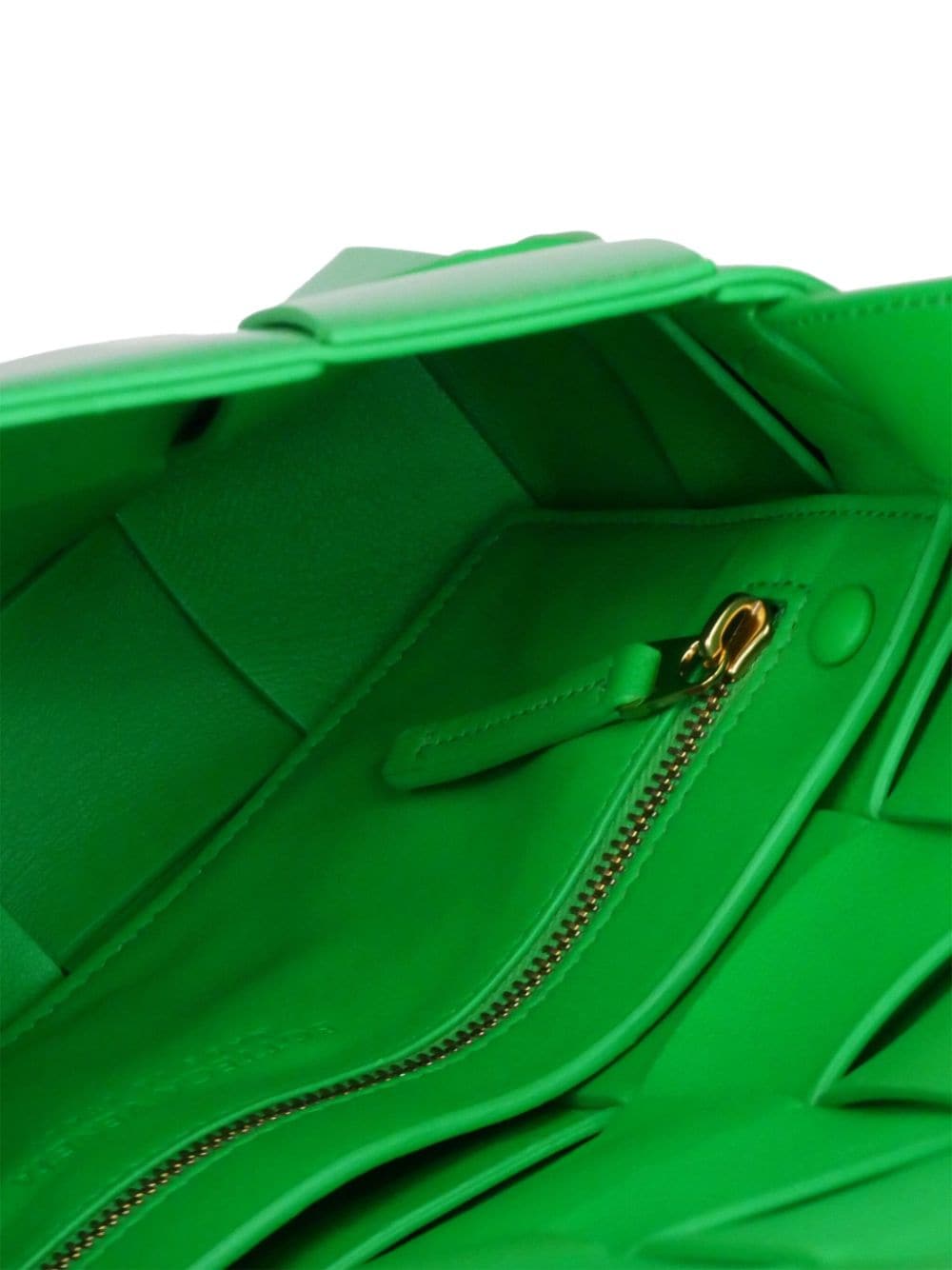 Bo*te*ga ve*ne*ta   cassette shoulder bag