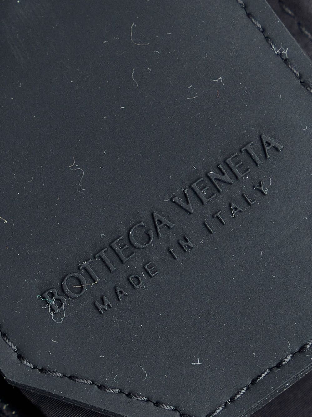 Bo*te*ga ve*ne*ta   maxi intrecciato cassette shoulder bag