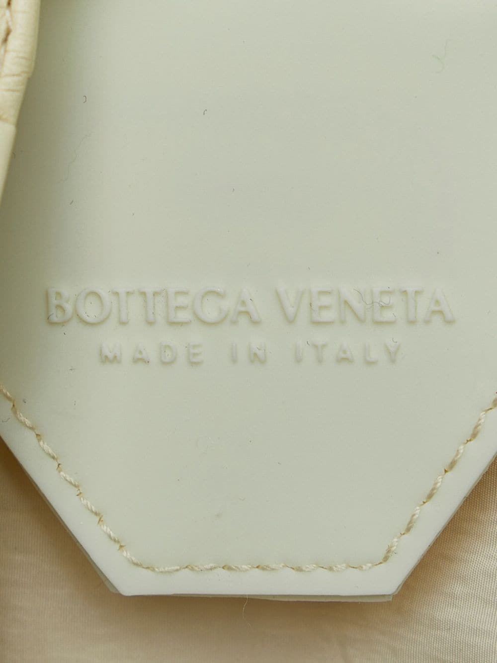 Bo*te*ga ve*ne*ta   2020 cassette maxi intrecciato shoulder bag