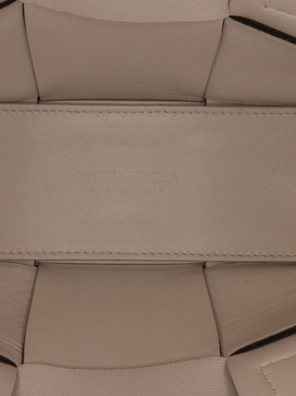 Bo*te*ga ve*ne*ta   maxi intrecciato mini arco handbag