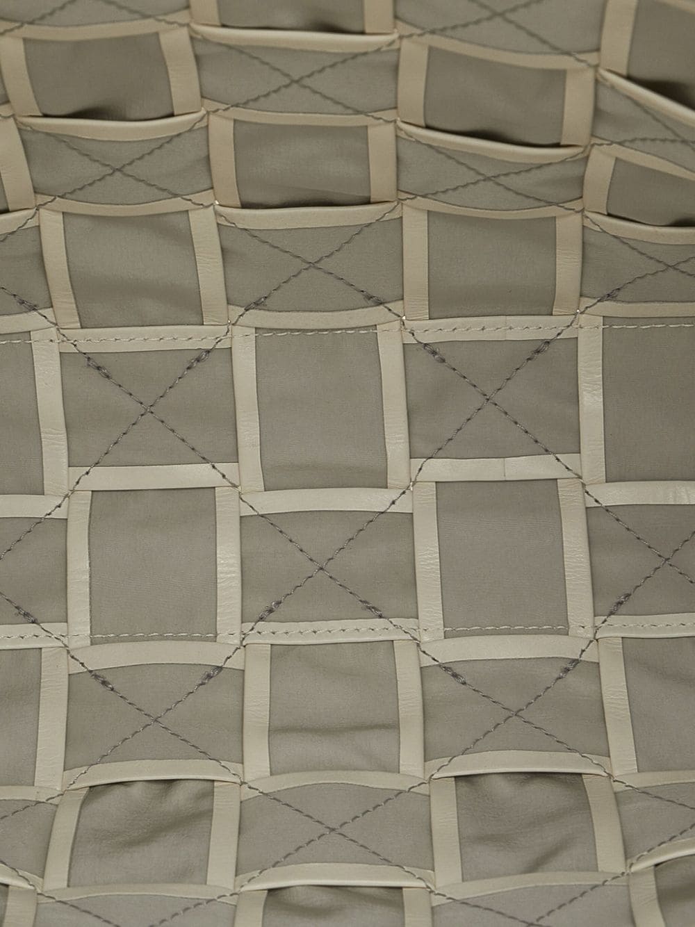 Bo*te*ga ve*ne*ta  2012-2023 cassette tote bag