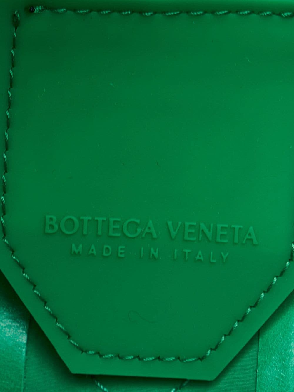 Bo*te*ga ve*ne*ta  2019-2023 maxi cassette crossbody bag