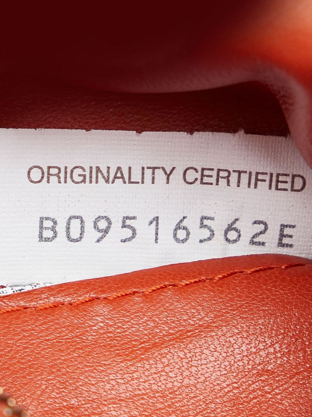 Bo*te*ga ve*ne*ta   cassette shoulder bag