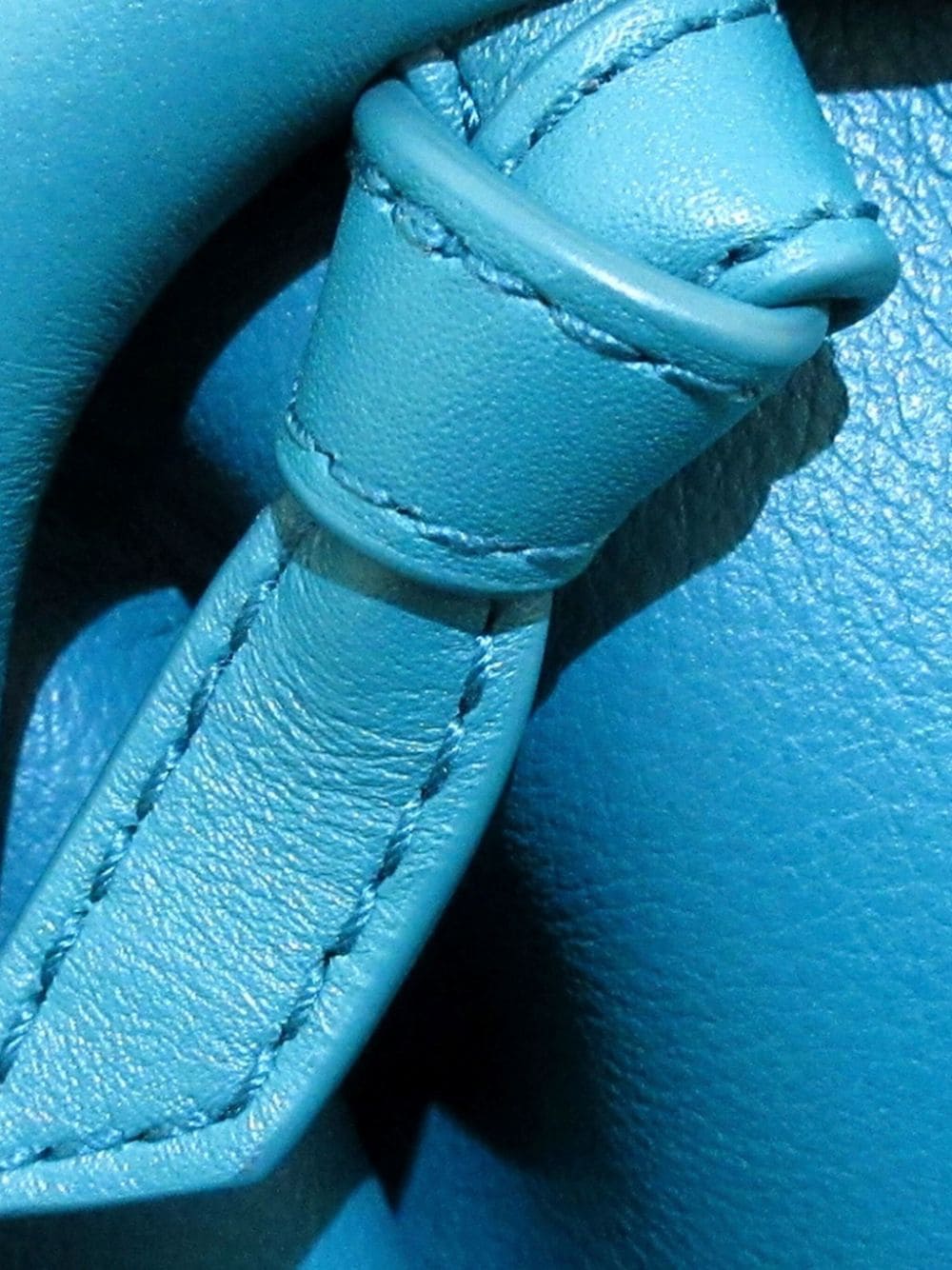 Bo*te*ga ve*ne*ta   point leather crossbody bag