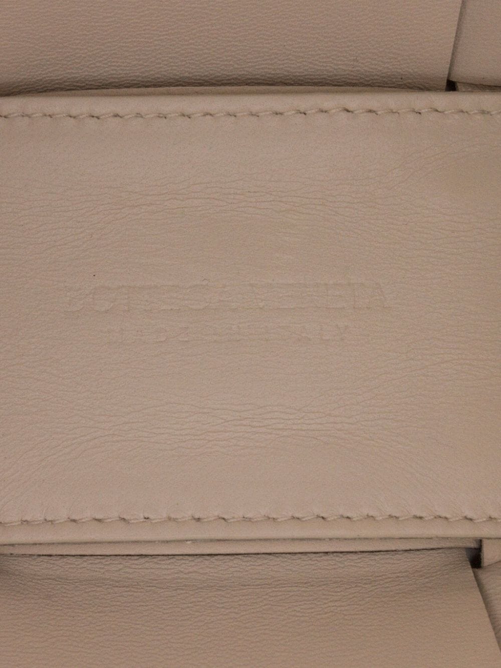 Bo*te*ga ve*ne*ta   maxi intrecciato mini arco handbag