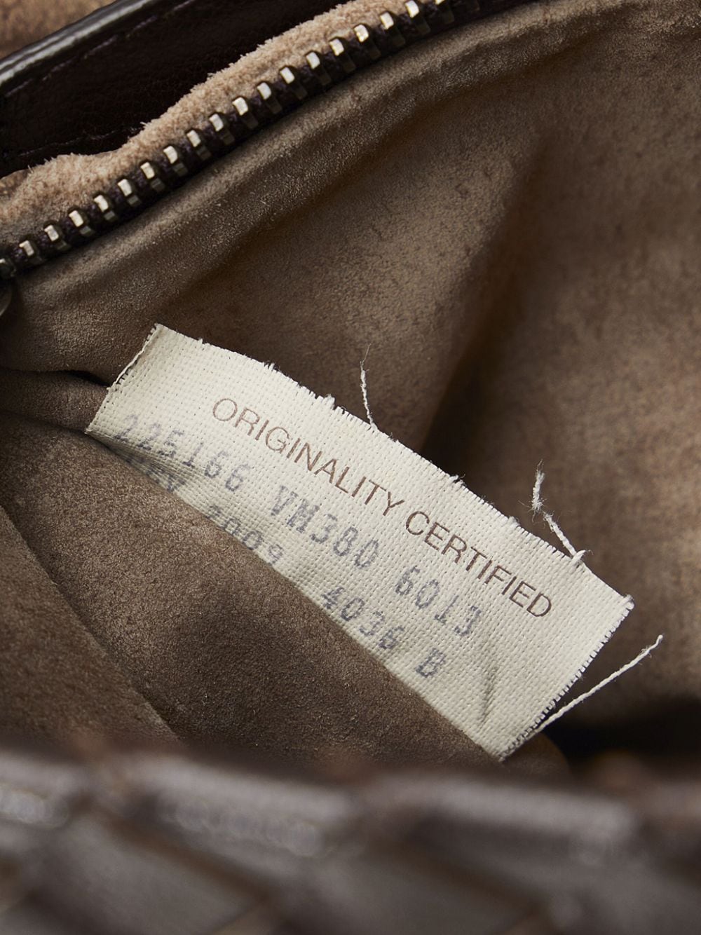 Bo*te*ga ve*ne*ta   2000-2010 intrecciato double-tone bucket bag