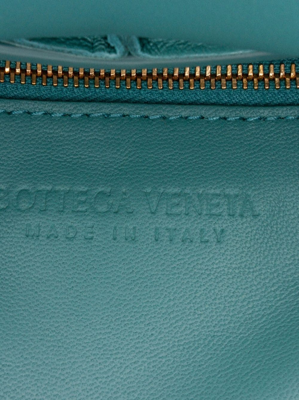 Bo*te*ga ve*ne*ta   cassette padded shoulder bag